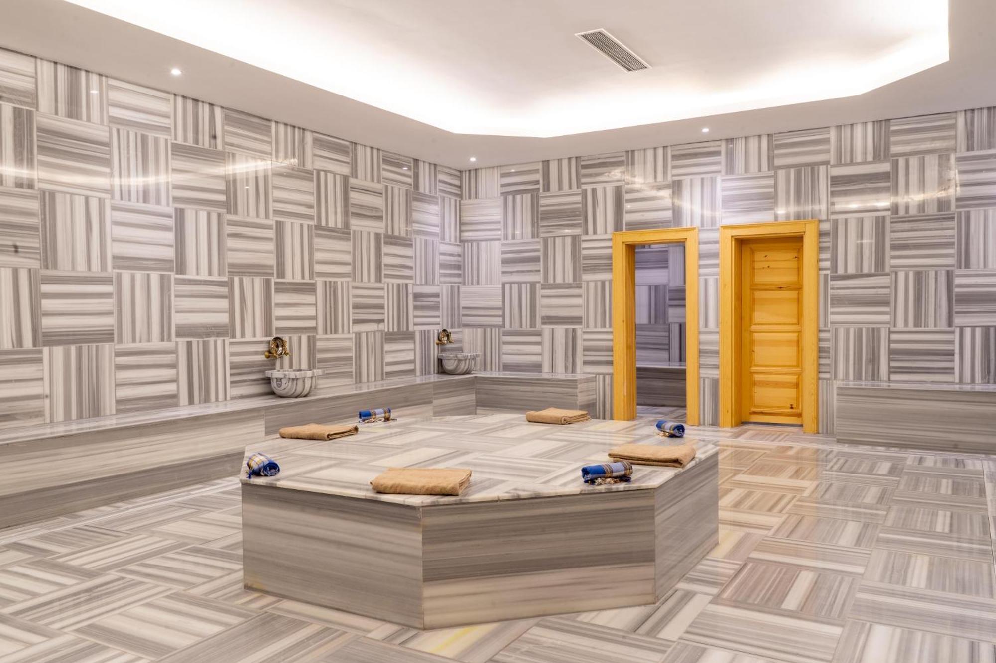 Ramada By Wyndham Gaziantep Hotel Buitenkant foto