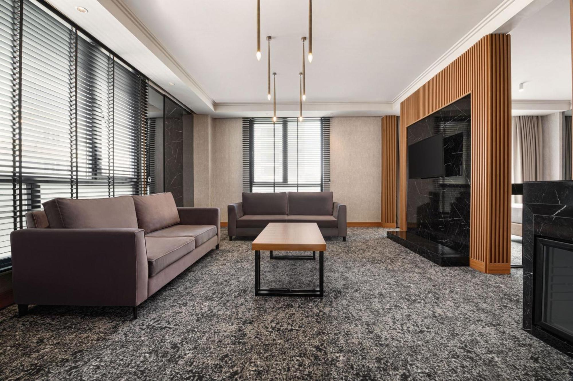 Ramada By Wyndham Gaziantep Hotel Buitenkant foto